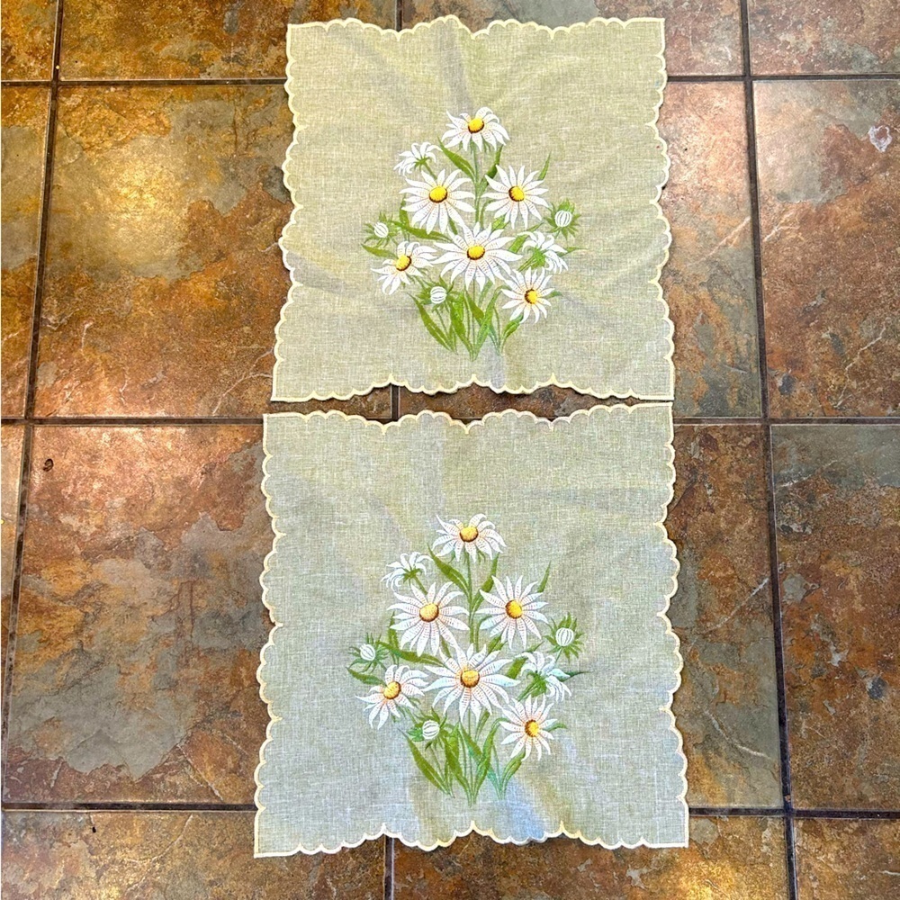 Vintage Tea Towel Embroidered Floral Cottage Core Set Of 2 Green Cotton Blend
